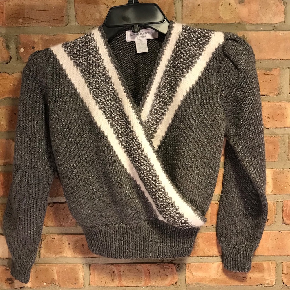 Petite 80s cropped sweater with puffed sleeves
